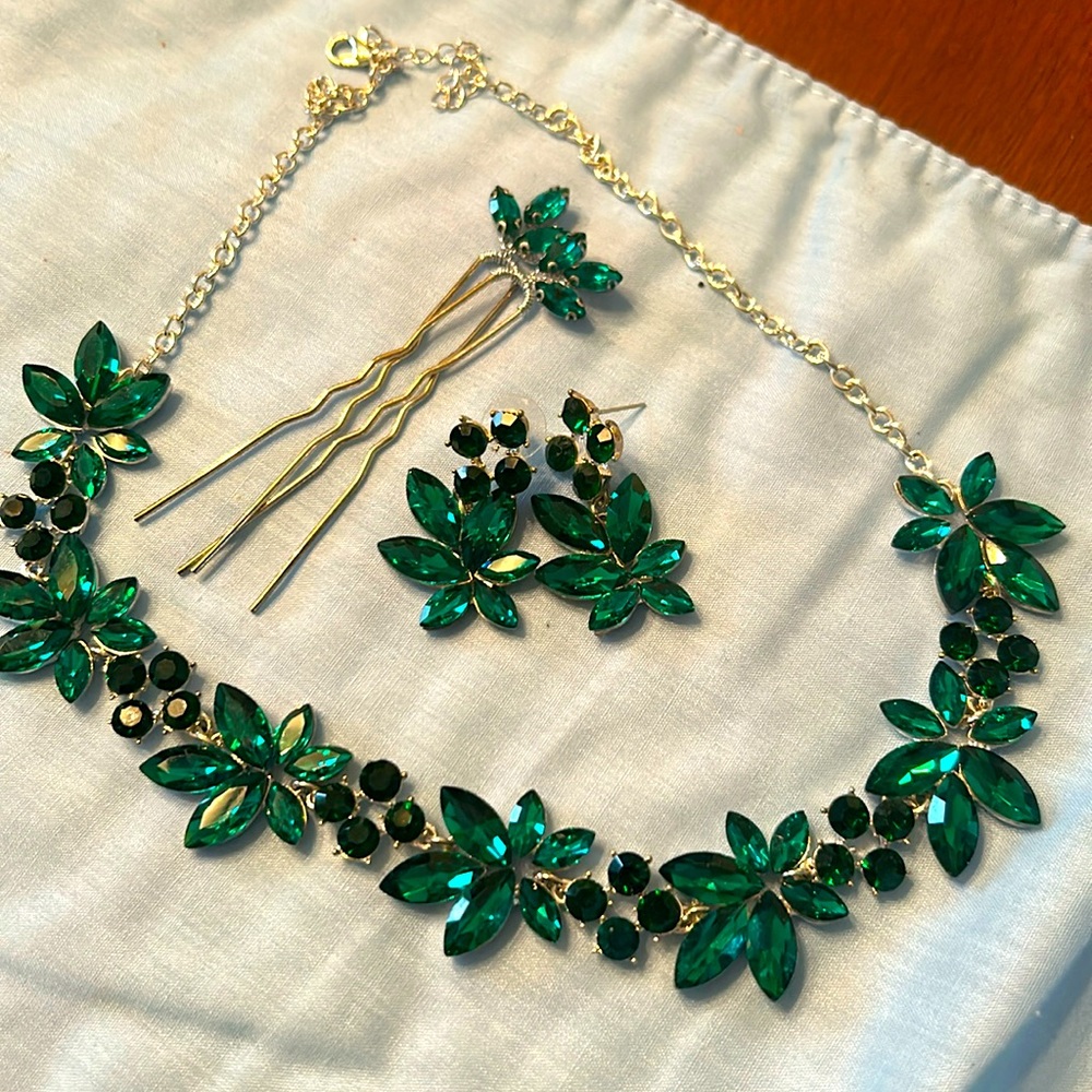 Emerald Green Crystal Necklace/Earrings/Hair Pin Set